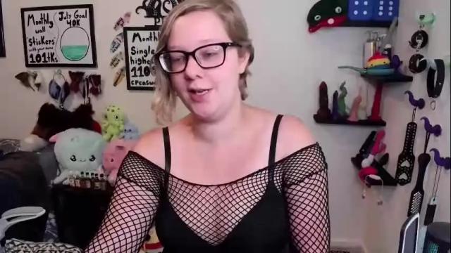 Image 4 of ten_tickle_pixie Stream on Chaturbate on 8 days ago
