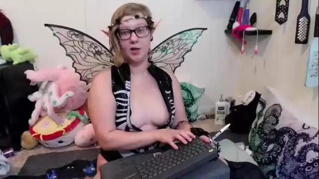 Image 8 of ten_tickle_pixie Stream on Chaturbate on 2 months ago