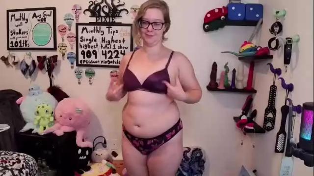 Image 2 of ten_tickle_pixie Stream on Chaturbate on 2 months ago