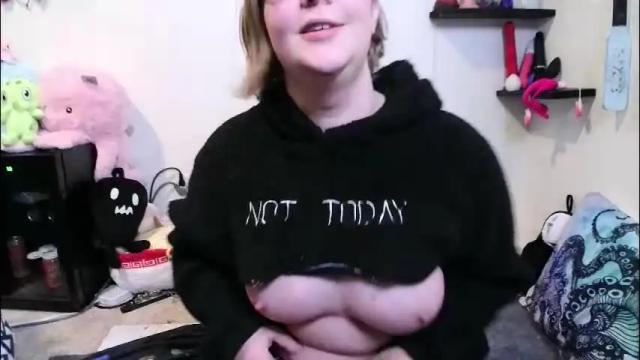 Image 3 of ten_tickle_pixie Stream on Chaturbate on 25 days ago