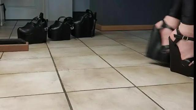 Image 10 of teninchheels Stream on Chaturbate on 14 days ago
