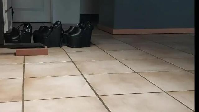 Image 2 of teninchheels Stream on Chaturbate on 12 days ago
