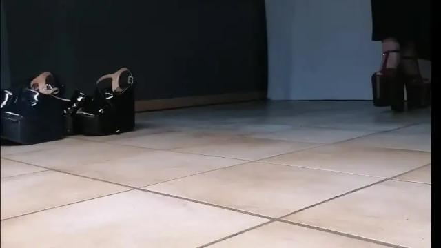 Image 2 of teninchheels Stream on Chaturbate on 2 months ago