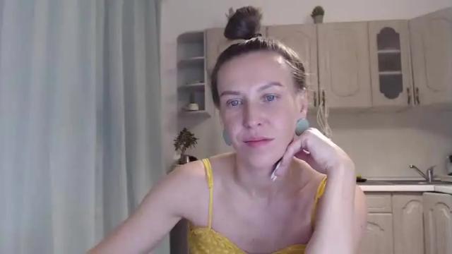 Image 2 of terrymoon Stream on Chaturbate on 24 months ago