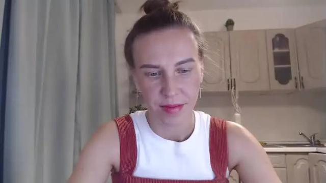 Image 4 of terrymoon Stream on Chaturbate on 19 months ago