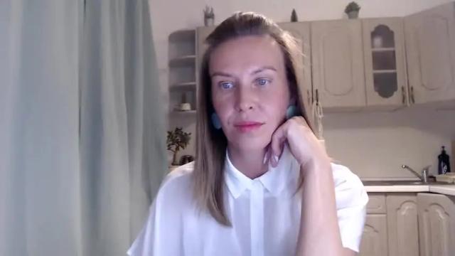 Image 3 of terrymoon Stream on Chaturbate on 19 months ago