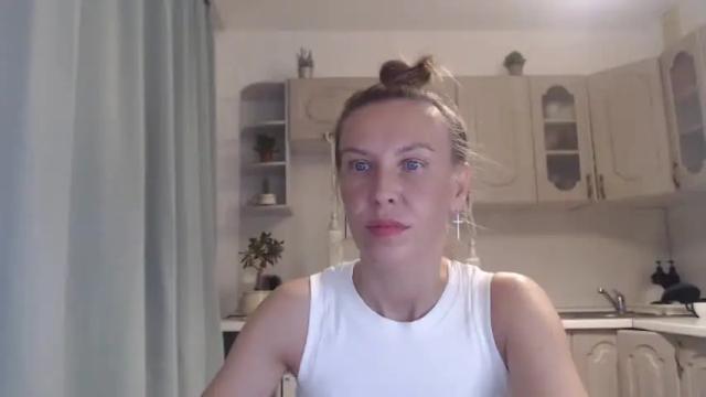 Image 2 of terrymoon Stream on Chaturbate on 19 months ago