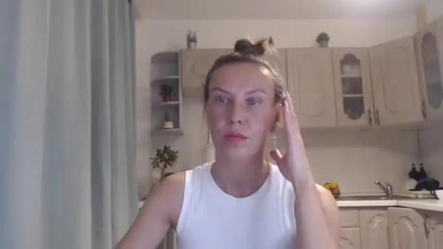 Image 3 of terrymoon Stream on Chaturbate on 19 months ago