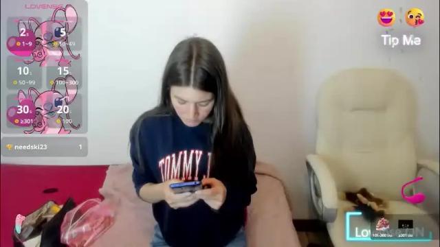 Image 3 of tesa_cute Stream on Chaturbate on 1 month ago
