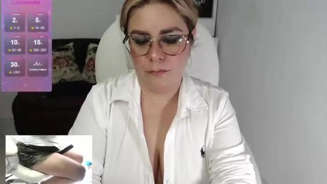 Image 10 of tessa_22 Stream on Chaturbate on 17 months ago