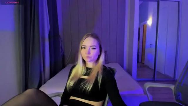 Image 10 of tessa_essa Stream on Chaturbate on 14 months ago