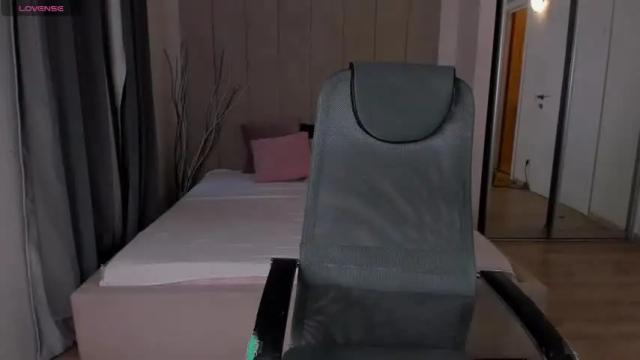 Image 10 of tessa_essa Stream on Chaturbate on 13 months ago