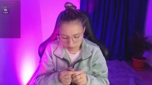 Image 7 of tessawhisnton Stream on Chaturbate on 14 months ago