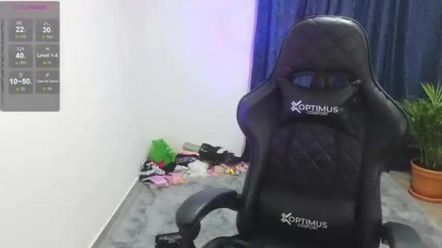 Image 2 of tessawhisnton Stream on Chaturbate on 14 months ago