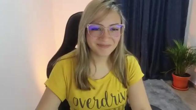 Image 12 of tessawhisnton Stream on Chaturbate on 13 months ago