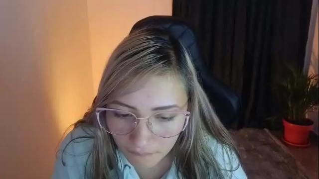 Image 4 of tessawhisnton Stream on Chaturbate on 13 months ago