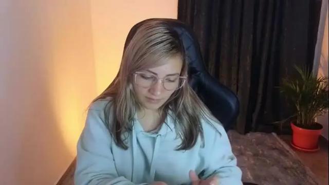 Image 6 of tessawhisnton Stream on Chaturbate on 13 months ago