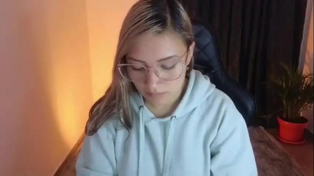 Image 8 of tessawhisnton Stream on Chaturbate on 13 months ago