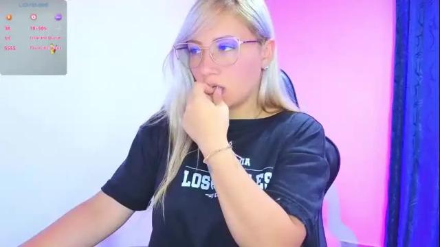 Image 10 of tessawhisnton Stream on Chaturbate on 10 days ago