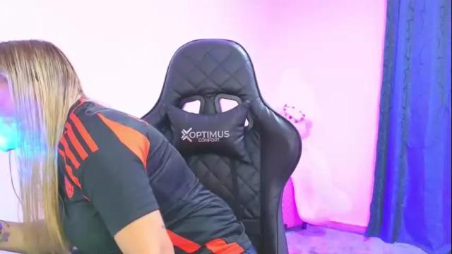 Image 3 of tessawhisnton Stream on Chaturbate on 1 month ago