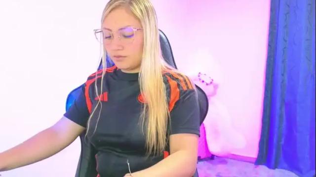 Image 6 of tessawhisnton Stream on Chaturbate on 1 month ago