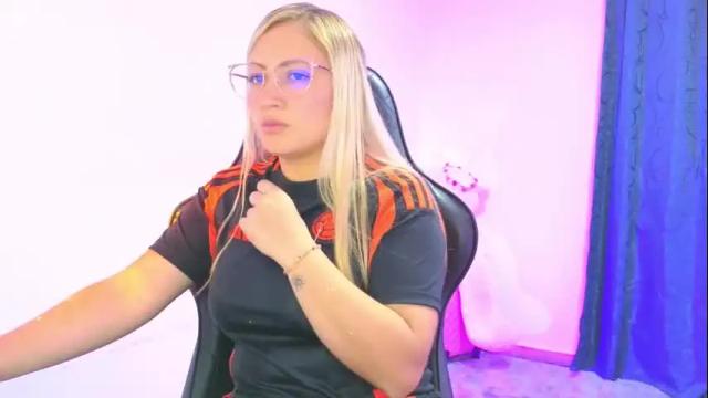 Image 8 of tessawhisnton Stream on Chaturbate on 1 month ago