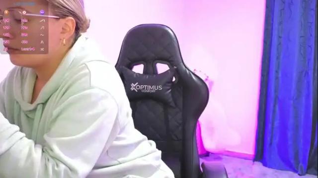Image 6 of tessawhisnton Stream on Chaturbate on 1 month ago