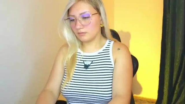 Image 12 of tessawhisnton Stream on Chaturbate on 15 days ago