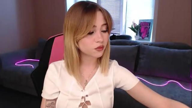 Image 8 of tessawillson Stream on Chaturbate on 4 months ago