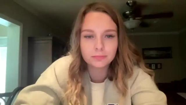 Image 12 of tessbaby Stream on Chaturbate on 18 months ago