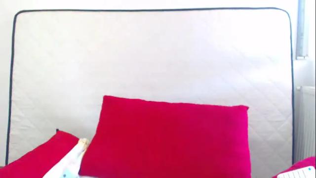 Image 8 of tessnaughty Stream on Chaturbate on 1 month ago