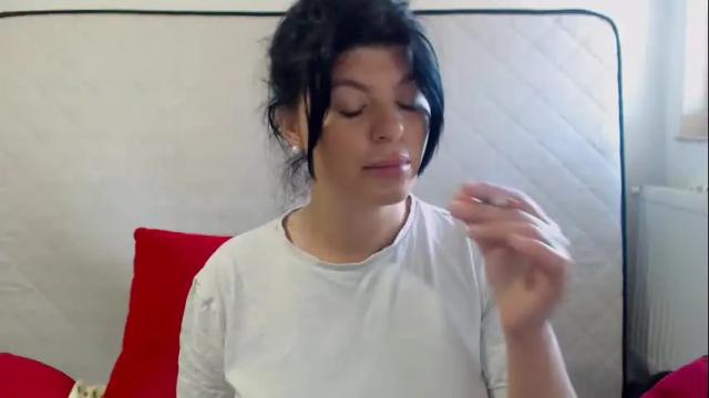 Image 3 of tessnaughty Stream on Chaturbate on 1 month ago