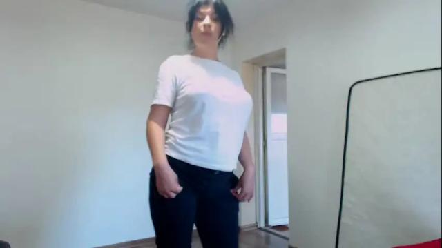 Image 4 of tessnaughty Stream on Chaturbate on 1 month ago