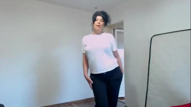 Image 6 of tessnaughty Stream on Chaturbate on 1 month ago
