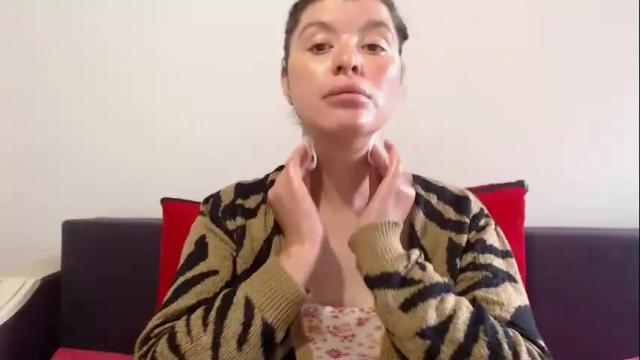 Image 10 of tessnaughty Stream on Chaturbate on 1 month ago