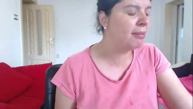 Image 4 of tessnaughty Stream on Chaturbate on 13 days ago
