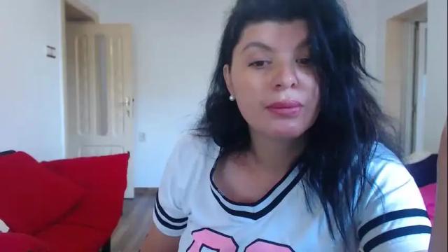 Image 2 of tessnaughty Stream on Chaturbate on 11 days ago