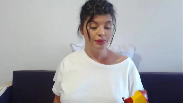 Image 7 of tessnaughty Stream on Chaturbate on 4 days ago