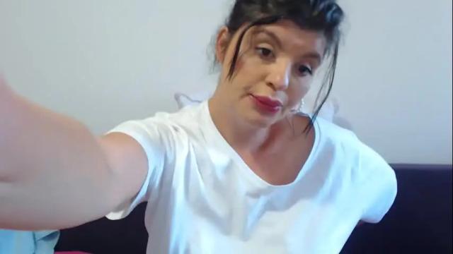 Image 8 of tessnaughty Stream on Chaturbate on 4 days ago