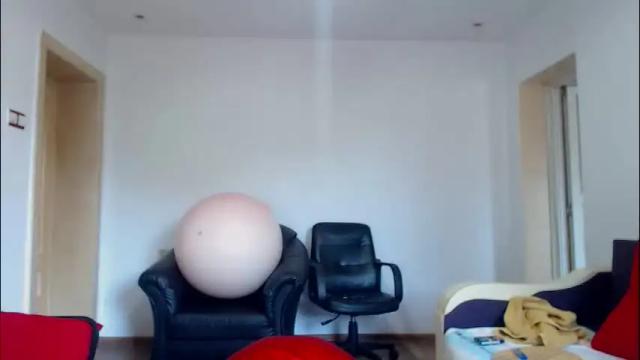 Image 2 of tessnaughty Stream on Chaturbate on 2 months ago