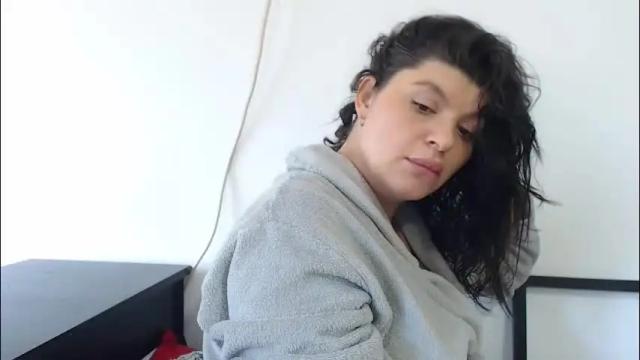 Image 11 of tessnaughty Stream on Chaturbate on 2 months ago