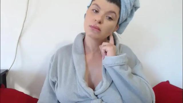 Image 2 of tessnaughty Stream on Chaturbate on 2 months ago