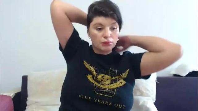 Image 4 of tessnaughty Stream on Chaturbate on 1 month ago