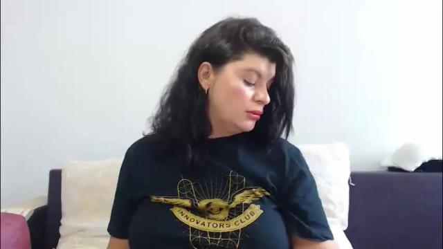 Image 6 of tessnaughty Stream on Chaturbate on 1 month ago