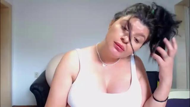 Image 10 of tessnaughty Stream on Chaturbate on 1 month ago