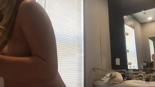 Image 6 of texas_blonde Stream on Chaturbate on 3 months ago