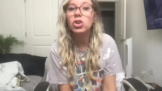 Image 10 of texas_blonde Stream on Chaturbate on 3 months ago
