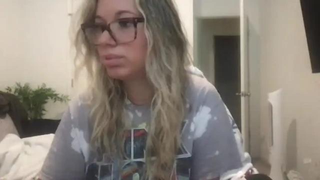 Image 2 of texas_blonde Stream on Chaturbate on 3 months ago