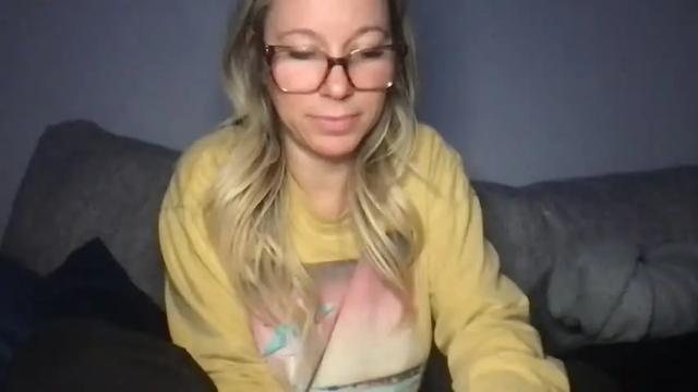 Image 4 of texas_blonde Stream on Chaturbate on 2 months ago