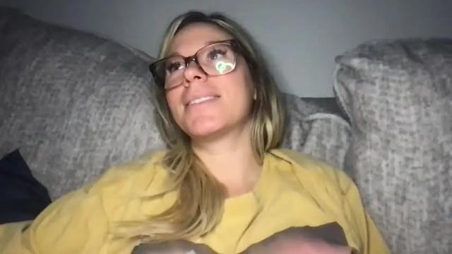 Image 7 of texas_blonde Stream on Chaturbate on 2 months ago